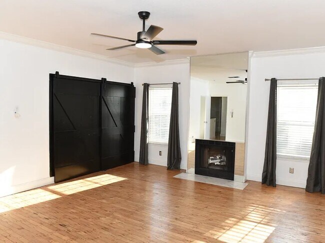 Building Photo - 6000 Reims Rd Unit 2807 Rental