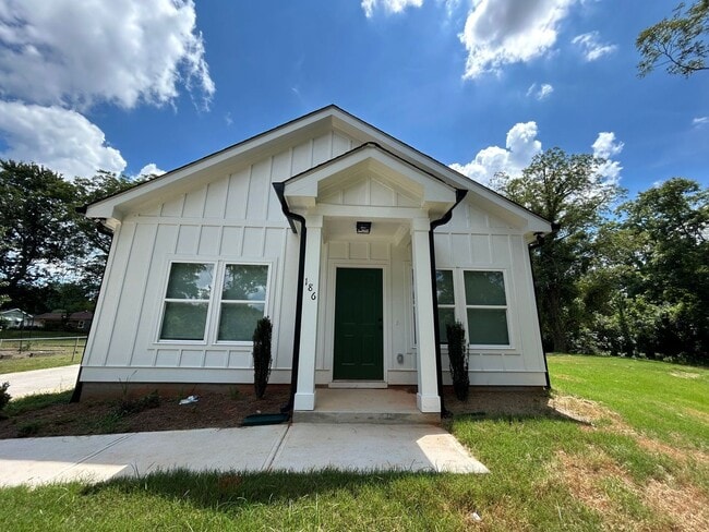 Building Photo - NEW CONSTRUCTION PRE-LEASING FOR AUGUST 2026!