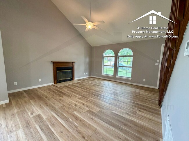 Photo - 2717 Mayflower Dr