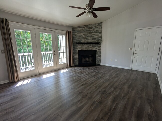 Photo - 806 Pelham Square Way Townhome