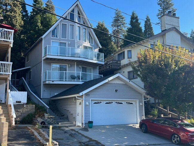 Building Photo - Mountain Living