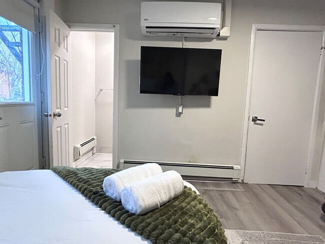 Photo - 23 Russell Ave Unit SI ID1506206P