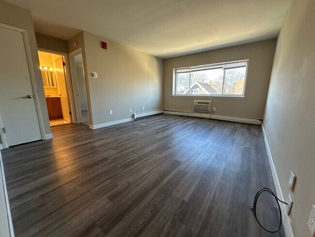 Photo - 3069 Oakland