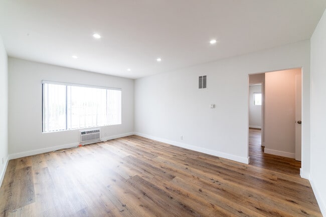 Photo - 2233 Ridgeley Dr Unit 305