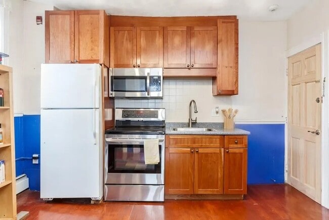 Building Photo - 6 Bedford St Unit 3B