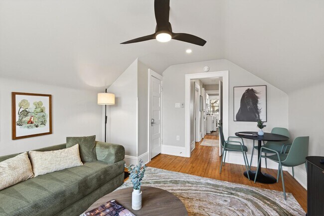 Photo - 3553 Dupont Ave S