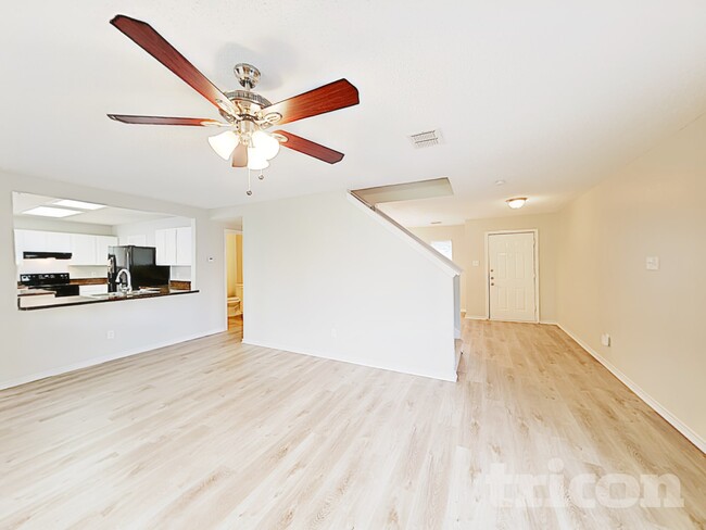 Photo - 541 Gibson St