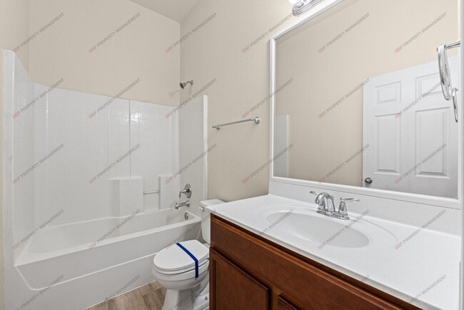 Photo - 7811 Redbrush