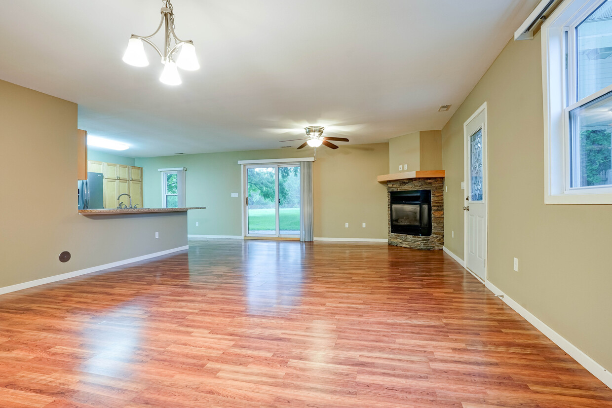 Photo - 3257 Rohret Rd (Iowa City, IA)