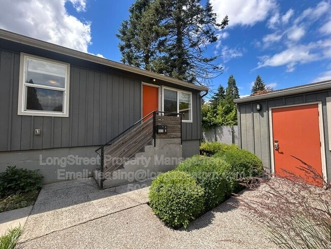Building Photo - 4725 NE 50th Pl