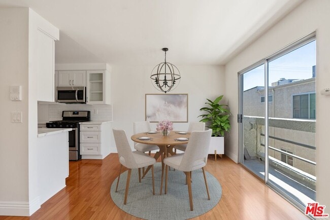 Photo - 4238 Whitsett Ave Unit 201