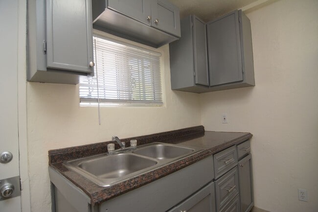 Photo - Charming 1 Bedroom 1 Bath House! Great Central Tucson Location!