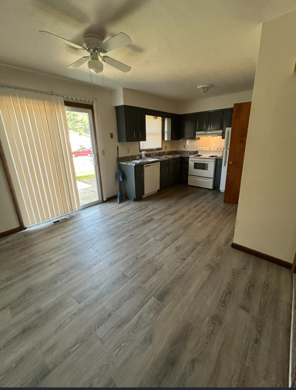 Photo - 2206 Harsh Ave SE