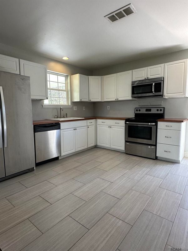 Photo - 376 Croydon Ave
