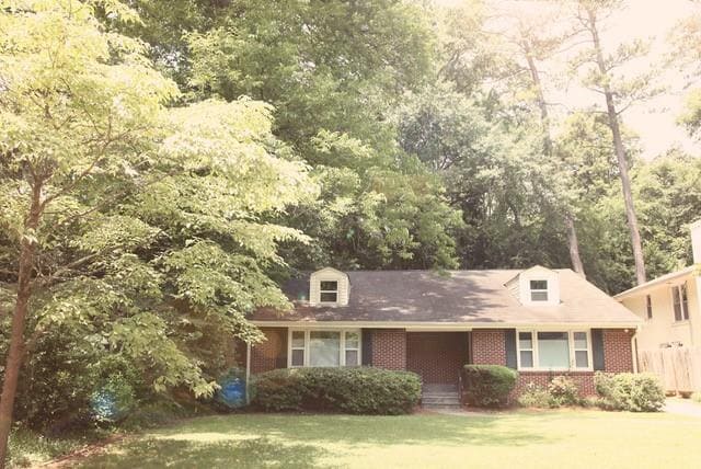 Building Photo - 1932 Lebanon Dr NE