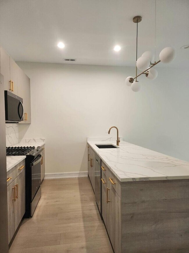 Photo - 4625 S Michigan Ave Unit 1