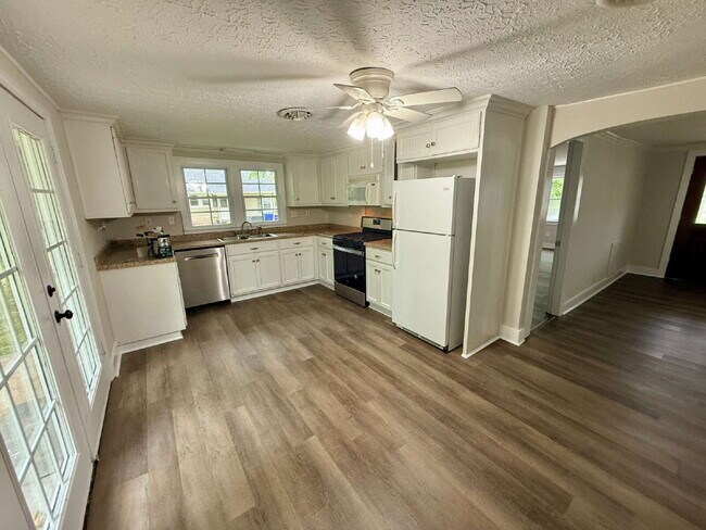 3 Bedroom / 1 Bathroom Home in Russellville