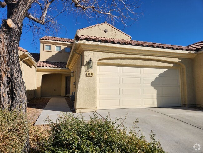 Building Photo - 4 bedroom townhome offers modern comfort i...