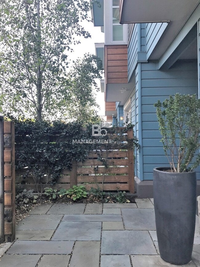 Photo - 2530 NE Alberta St