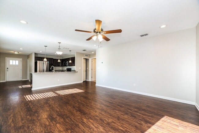 Photo - 8200 Highfield Ave