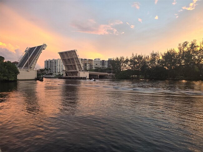 Photo - 1401 N Riverside Dr Unit 1104