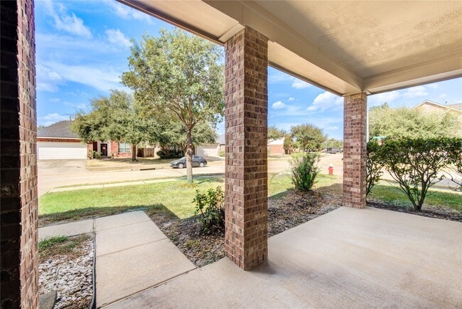 Photo - 24615 Lakecrest Bend Dr