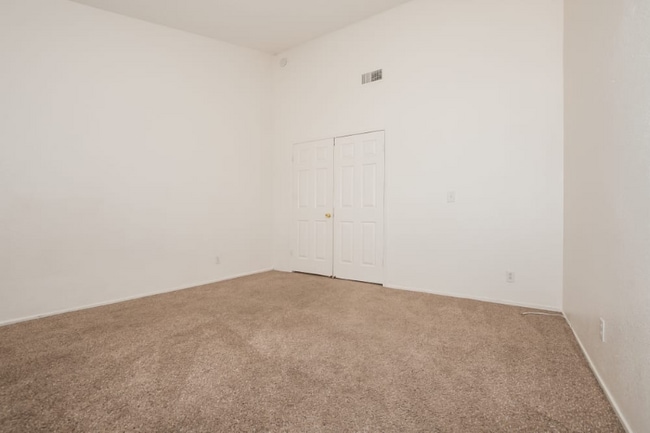 Photo - 7426 Skander Way