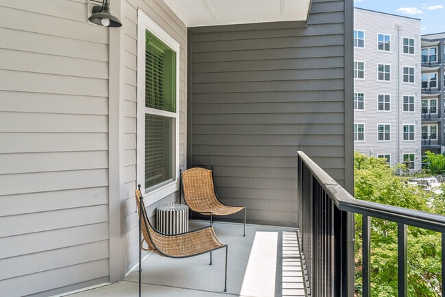 The Ironwood 1BR, 1BA - 790SF - Balcony