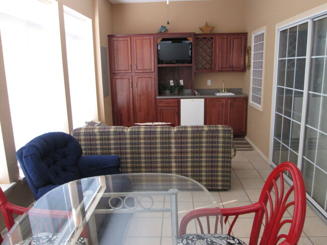 Large 2 Bedroom 2 Bath Garden Level Golf C... - Large 2 Bedroom 2 Bath Garden Level Golf C... House