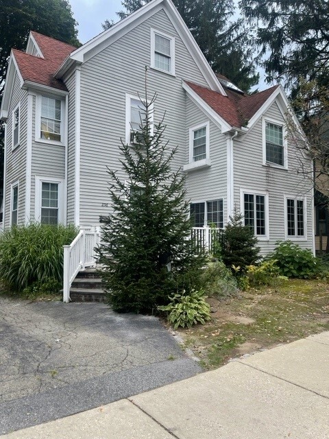 256 Lowell Ave Unit 2
