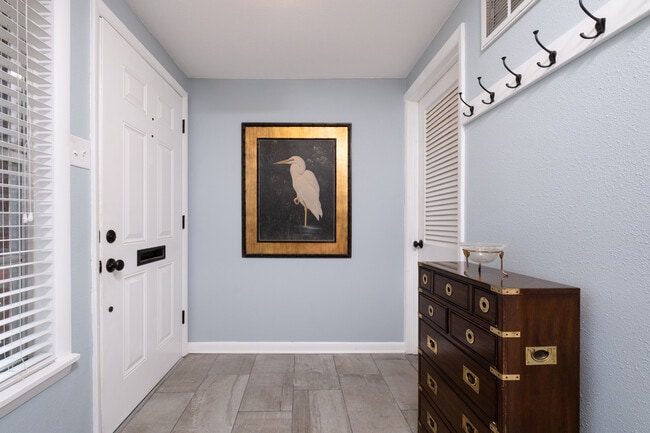 Photo - 312 Schoolwood Ln