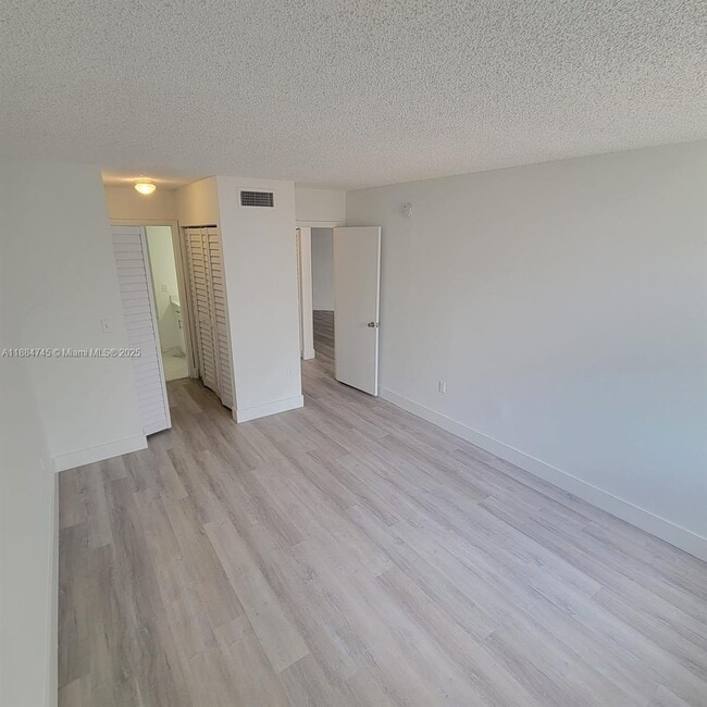 Photo - 6292 NW 186th St Unidad 303