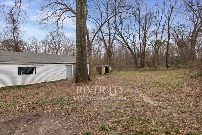 Photo - 2185 Slocum Ave