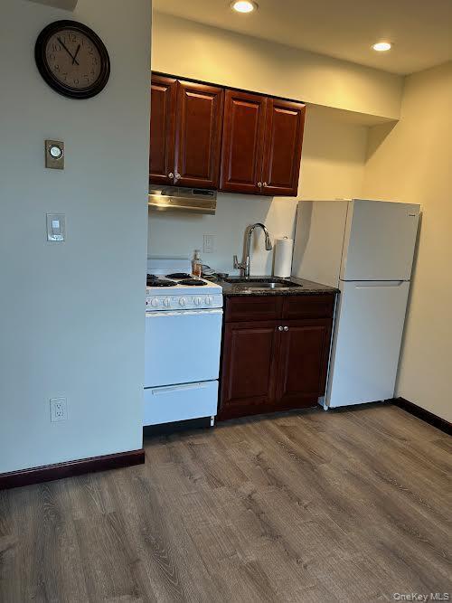 Photo - 5000 Hempstead Tpke