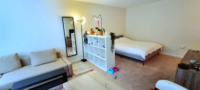 Photo - 1111 Arlington Blvd Unit 113