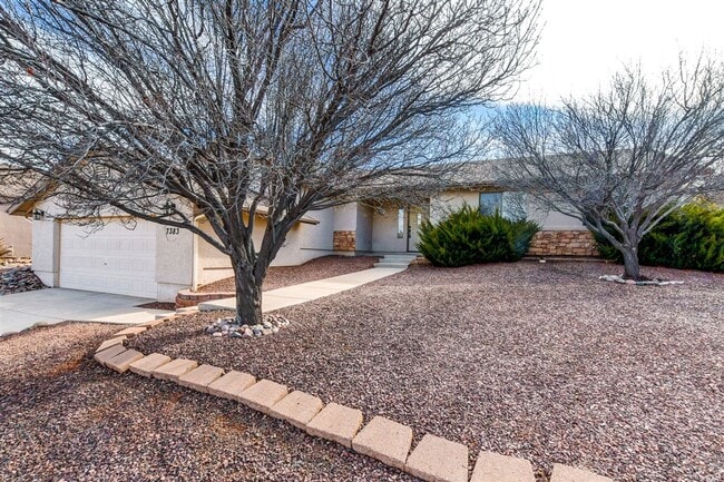 Photo - 4 Bedroom, 2 Bathroom Home in Viewpoint.