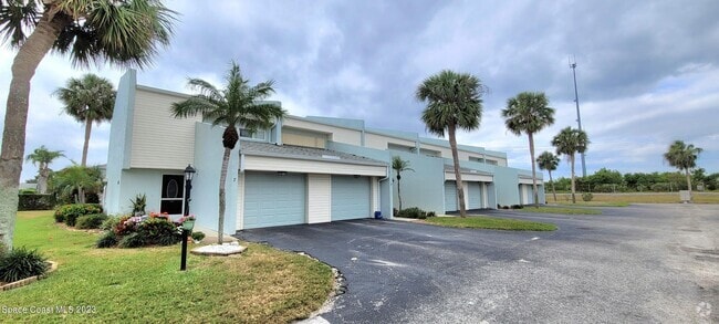 Building Photo - 810 Poinsetta Dr Rental