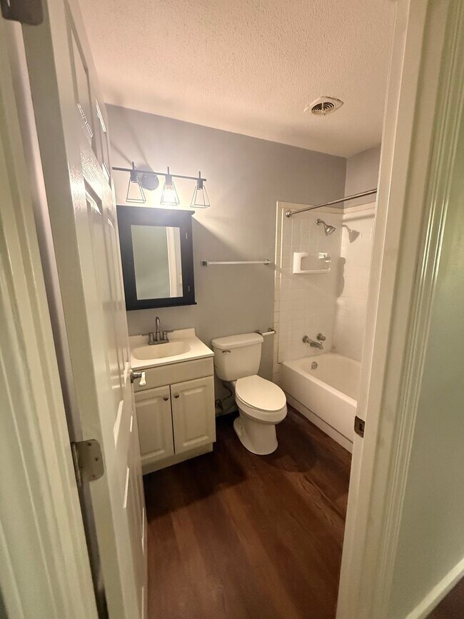 1301 W 14th St Unit 1301 W 14th St - Unit 6