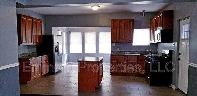 Photo - 7432 S Oglesby Ave