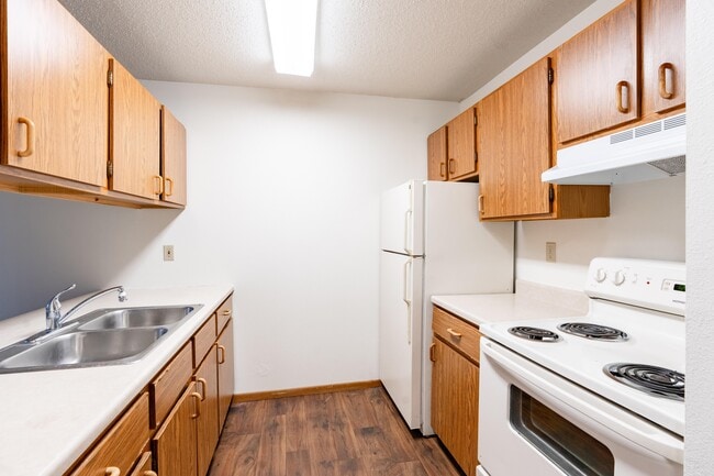 Apartamentos Candlelight en Fargo, Dakota del Norte | 11B | Cocina