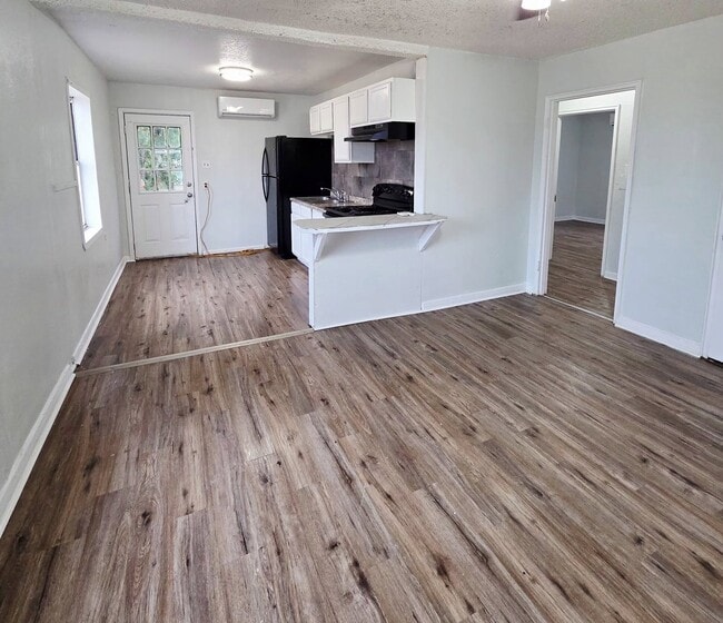 Building Photo - 1504 Sycamore St Unit A