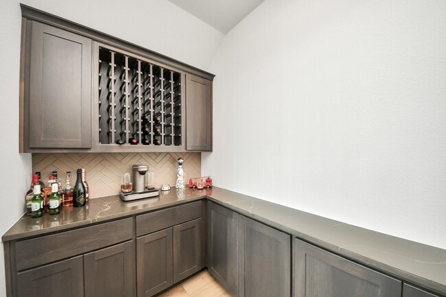 Photo - 4914 Olive Province Ln