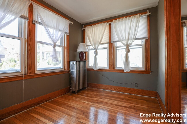 Photo - 27 South Crescent Circuit Unit 1