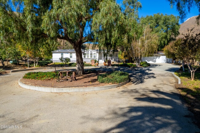 1057 E La Loma Ave
