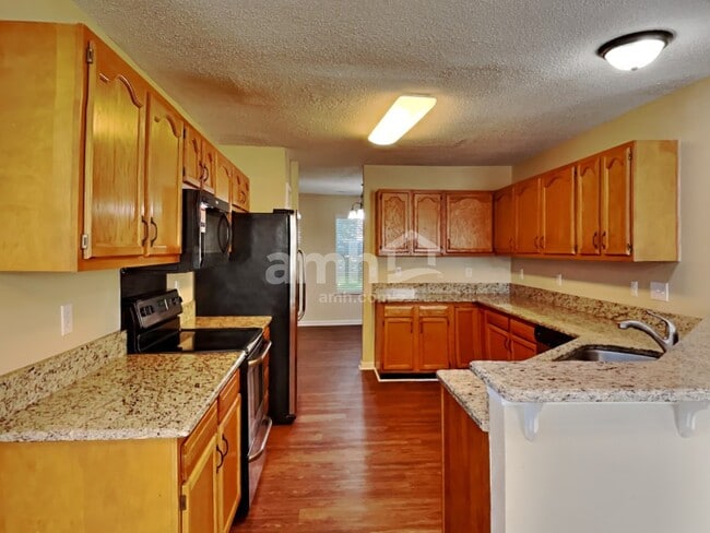 Photo - 7117 Daerwood Pl
