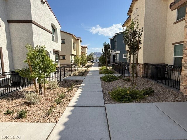 Photo - 911 Rosy Starling St