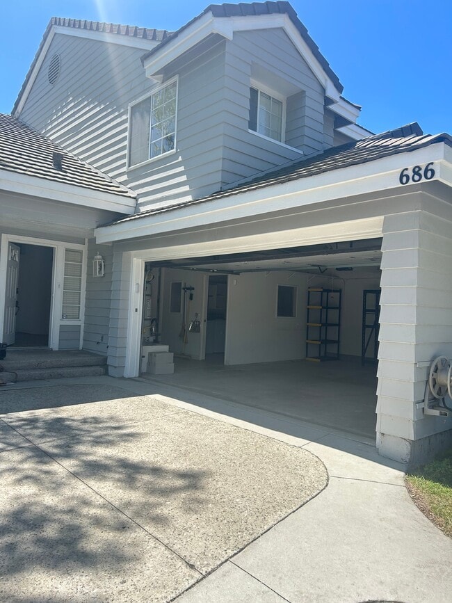 Photo - 686 Pacific Cove Dr