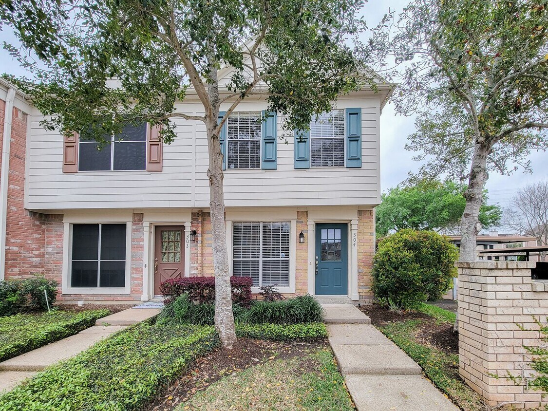 Welcome to This Charming Townhome Nestled ... - Welcome to This Charming Townhome Nestled ...