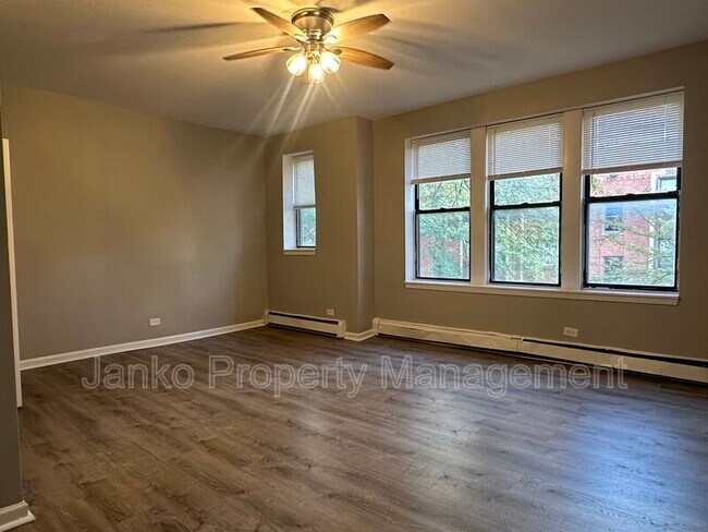 Photo - 52 N Parkside Ave Unidad 2