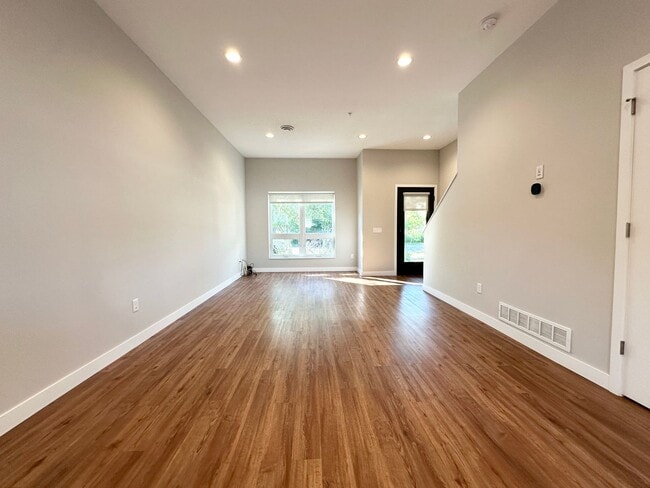 Photo - ONE MONTH FREE ON 12-MONTH LEASE!